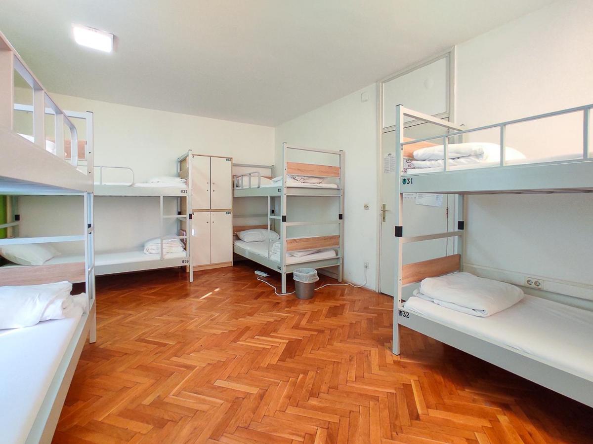 Whole Wide World Hostel Zagreb Ngoại thất bức ảnh