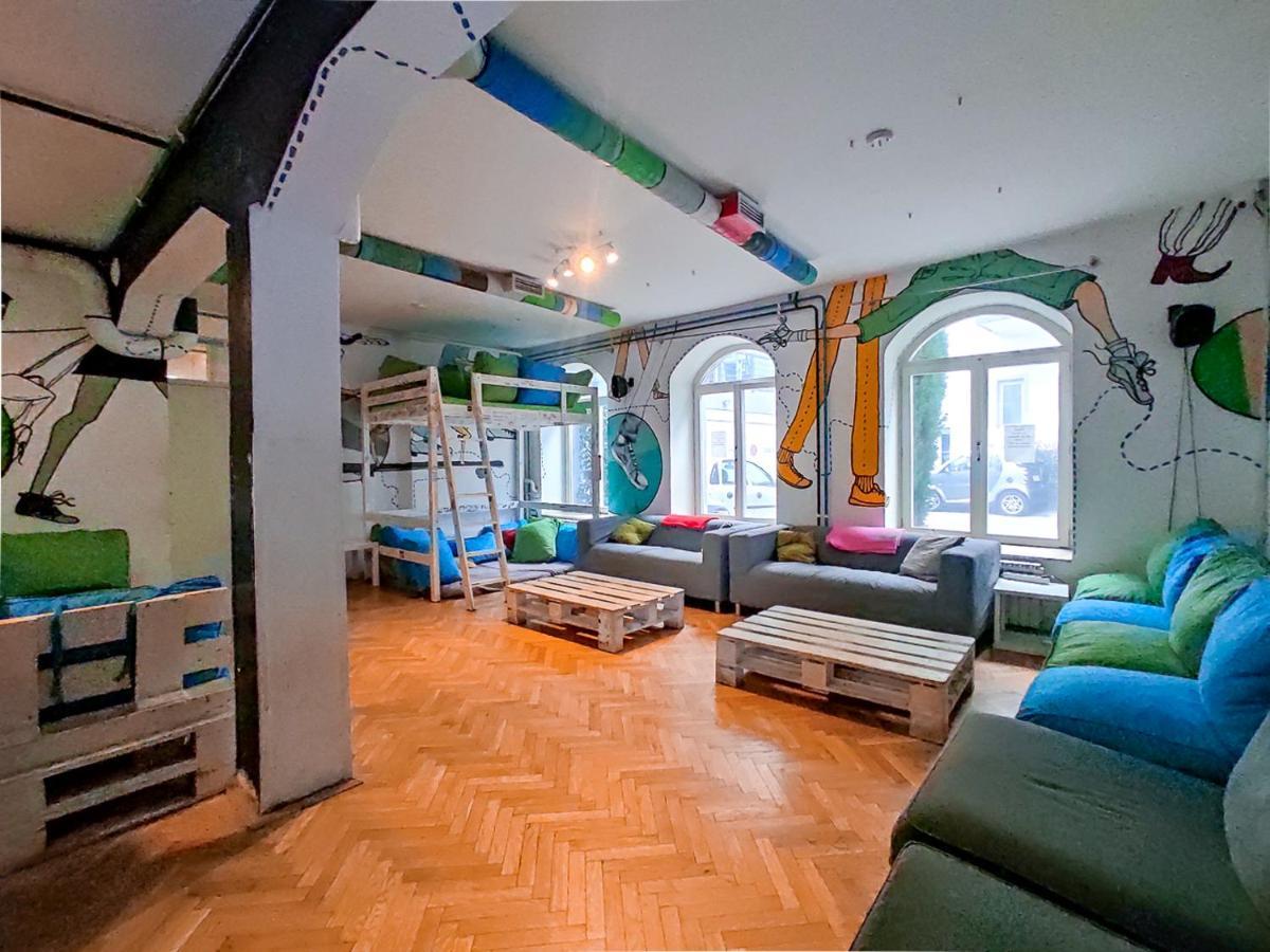 Whole Wide World Hostel Zagreb Ngoại thất bức ảnh