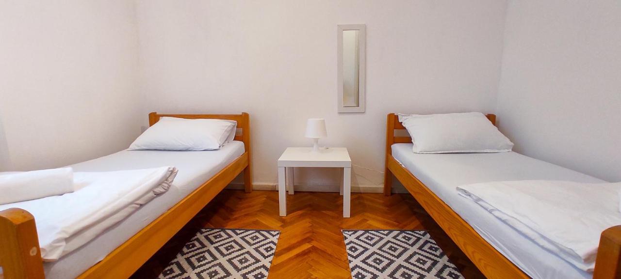 Whole Wide World Hostel Zagreb Ngoại thất bức ảnh