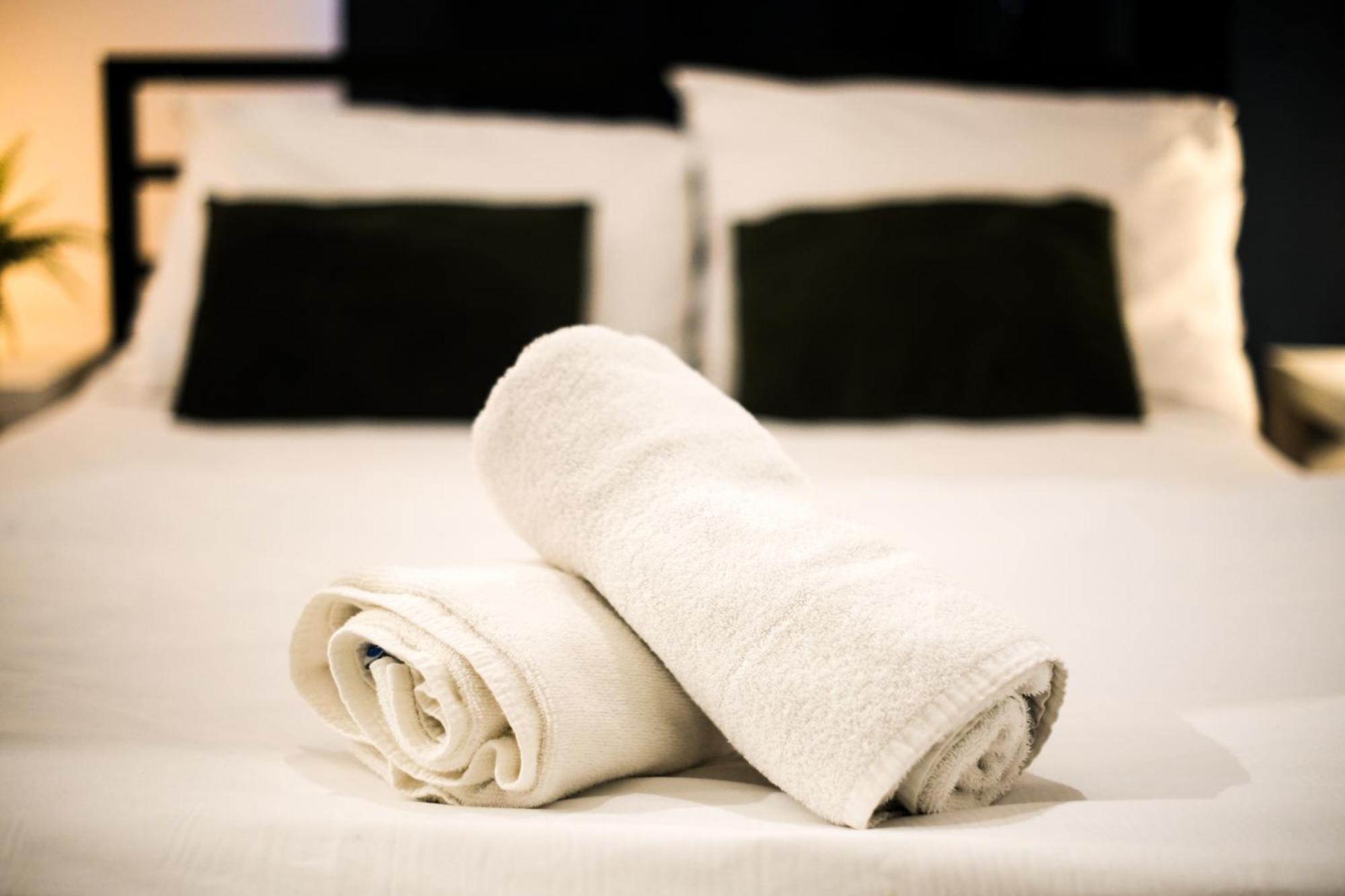 Whole Wide World Hostel Zagreb Ngoại thất bức ảnh