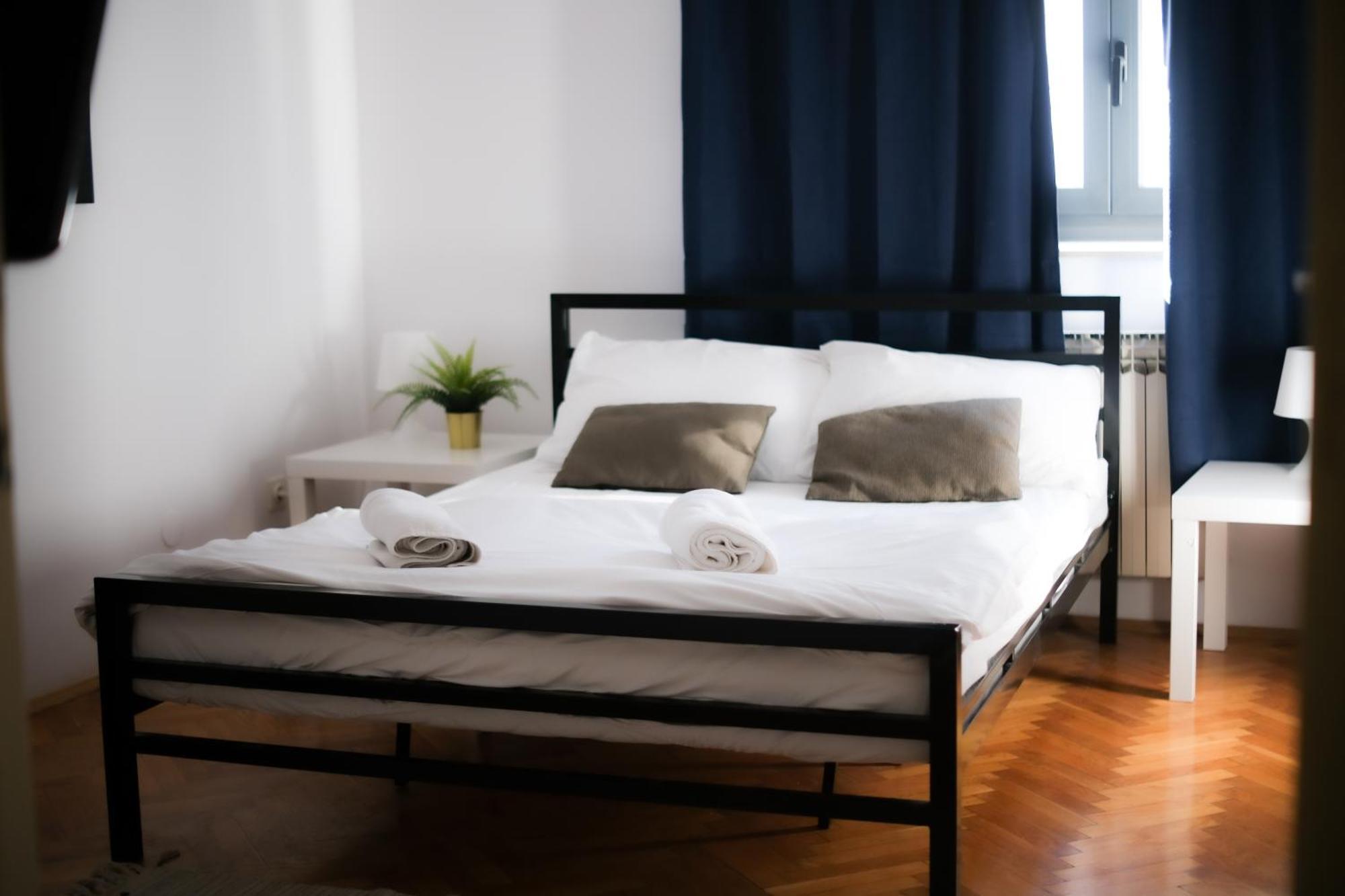 Whole Wide World Hostel Zagreb Ngoại thất bức ảnh