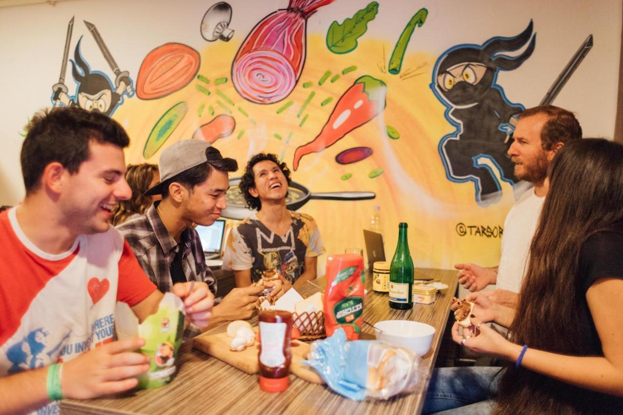 Whole Wide World Hostel Zagreb Ngoại thất bức ảnh