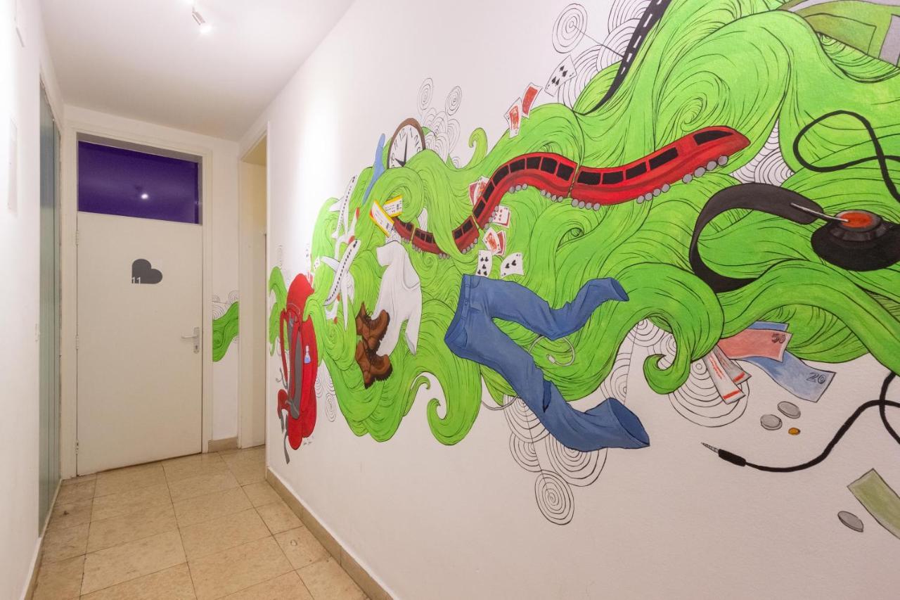Whole Wide World Hostel Zagreb Ngoại thất bức ảnh